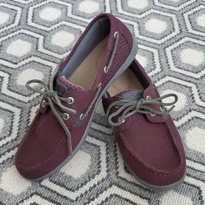 Maroon Sperry's
